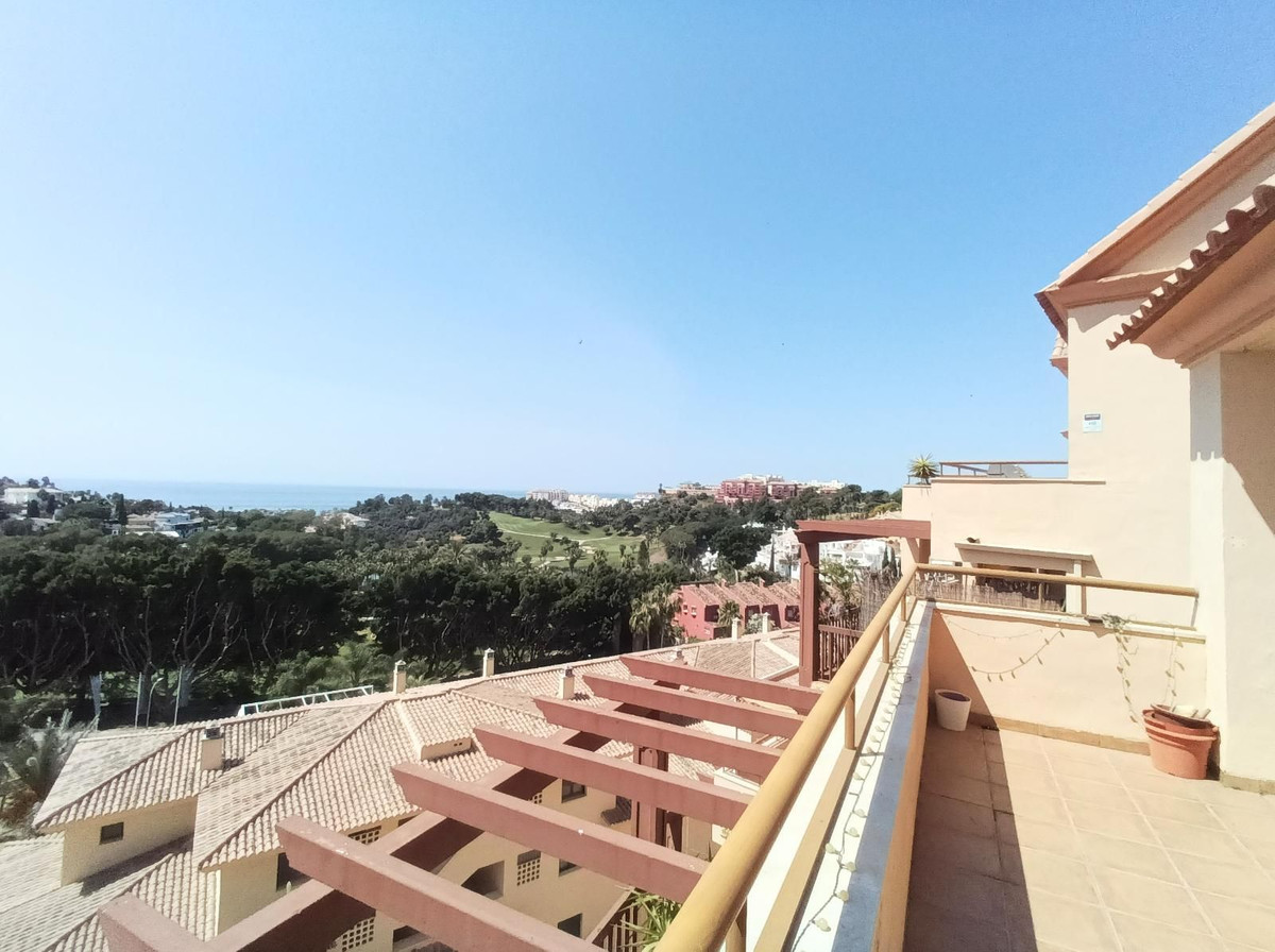 Appartement te koop in Torrequebrada | 4 slaapkamers H5062576