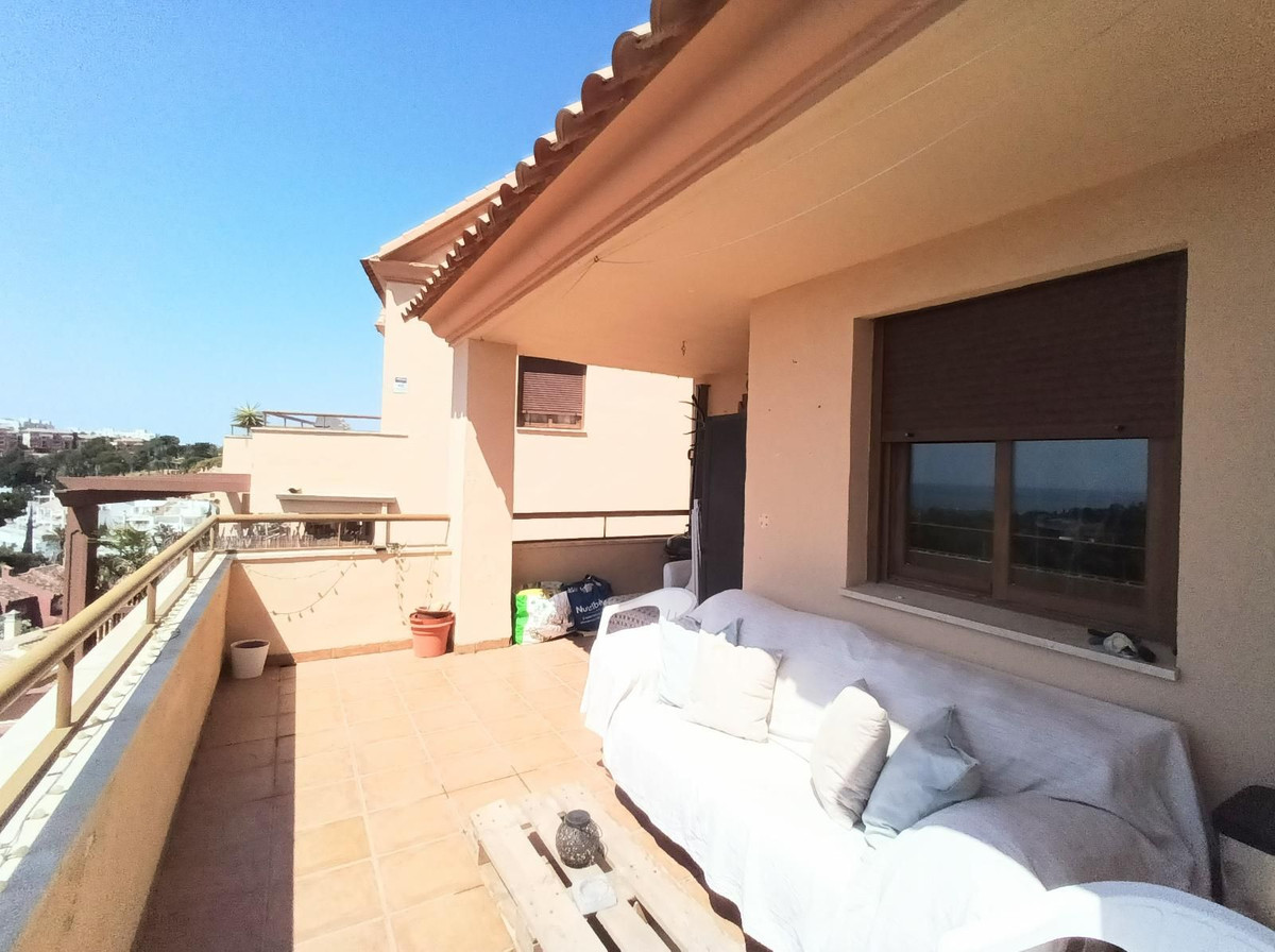 Appartement te koop in Torrequebrada | 4 slaapkamers H5062576