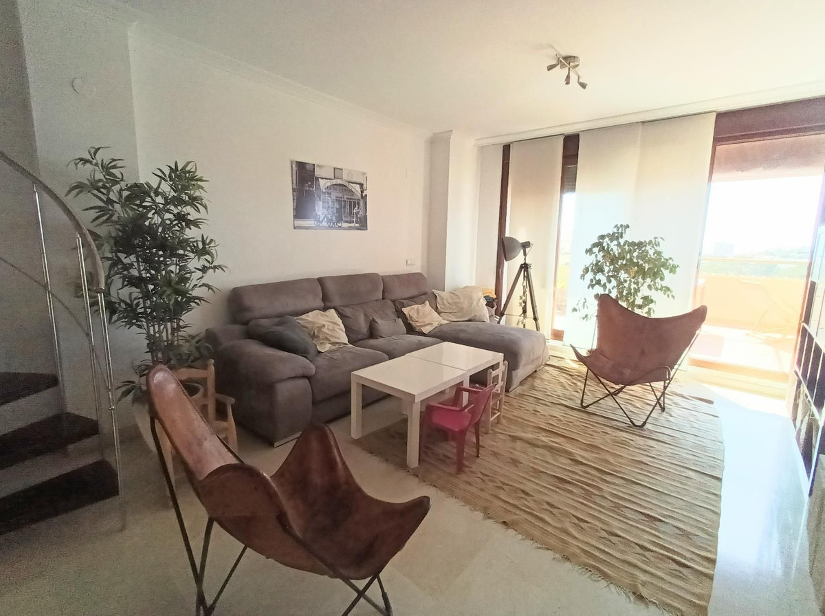 Appartement te koop in Torrequebrada | 4 slaapkamers H5062576