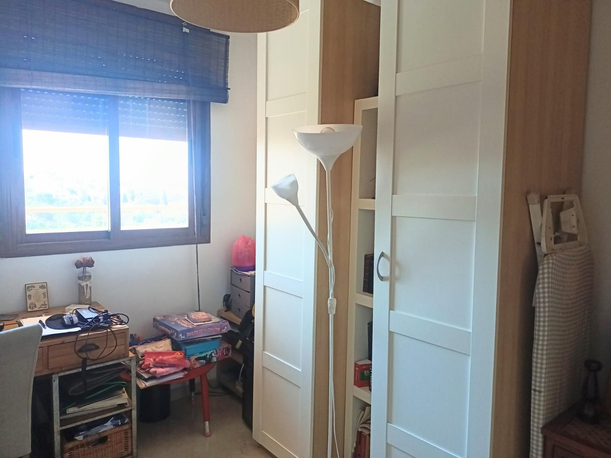 Appartement te koop in Torrequebrada | 4 slaapkamers H5062576