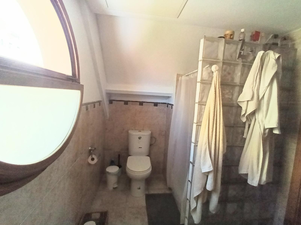 Appartement te koop in Torrequebrada | 4 slaapkamers H5062576