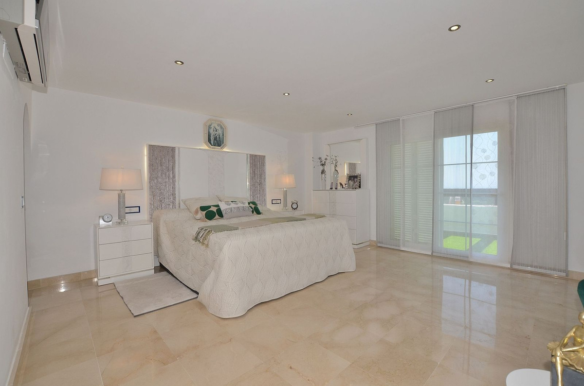Penthouse te koop in Torrequebrada | 4 slaapkamers H5071291