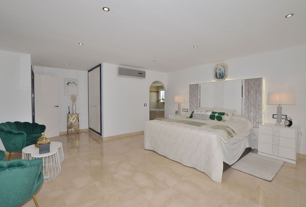 Penthouse te koop in Torrequebrada | 4 slaapkamers H5071291
