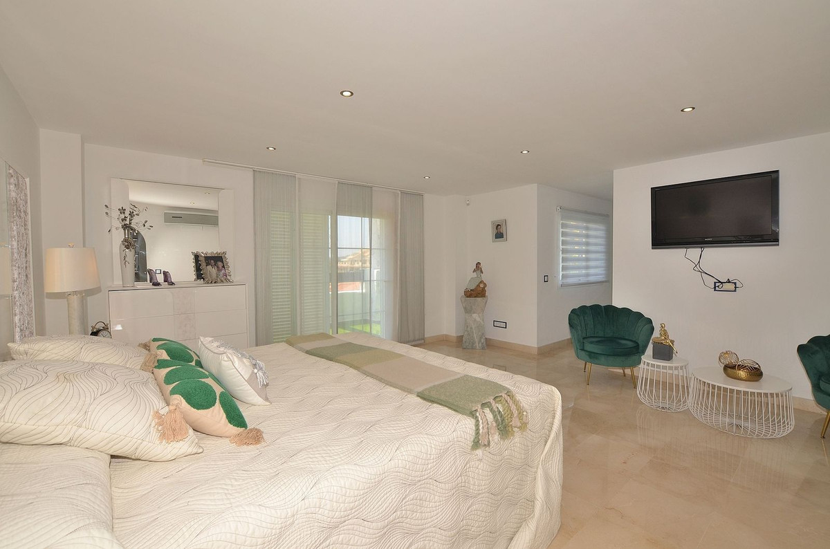 Penthouse te koop in Torrequebrada | 4 slaapkamers H5071291