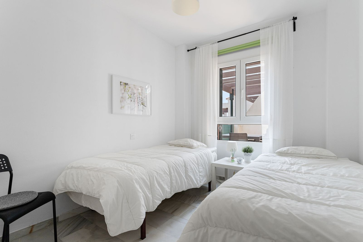 Appartement te koop in Torrequebrada | 2 slaapkamers H5073298