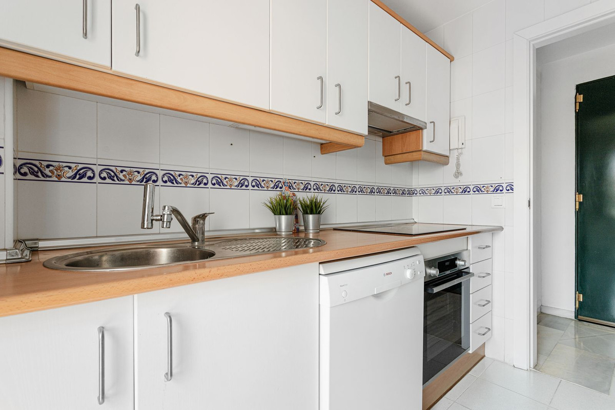 Appartement te koop in Torrequebrada | 2 slaapkamers H5073298