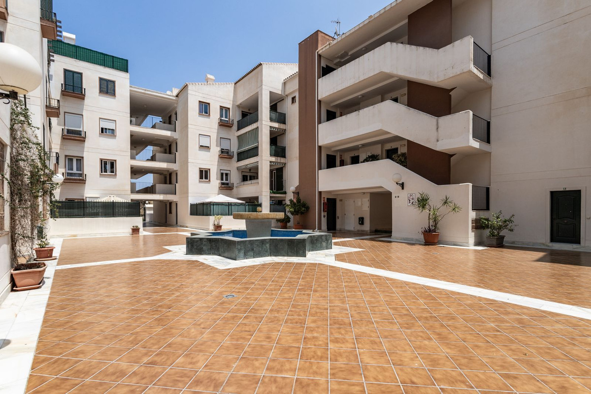 Appartement te koop in Torrequebrada | 2 slaapkamers H5073298