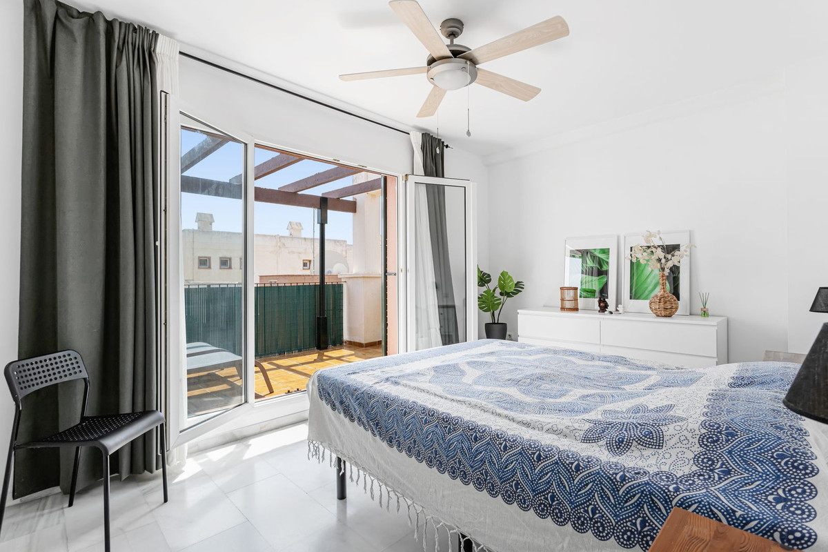 Appartement te koop in Torrequebrada | 2 slaapkamers H5073298