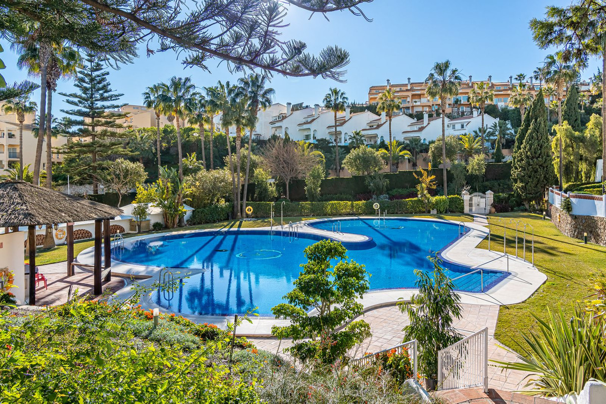 Appartement te koop in Torrequebrada | 2 slaapkamers H5080039