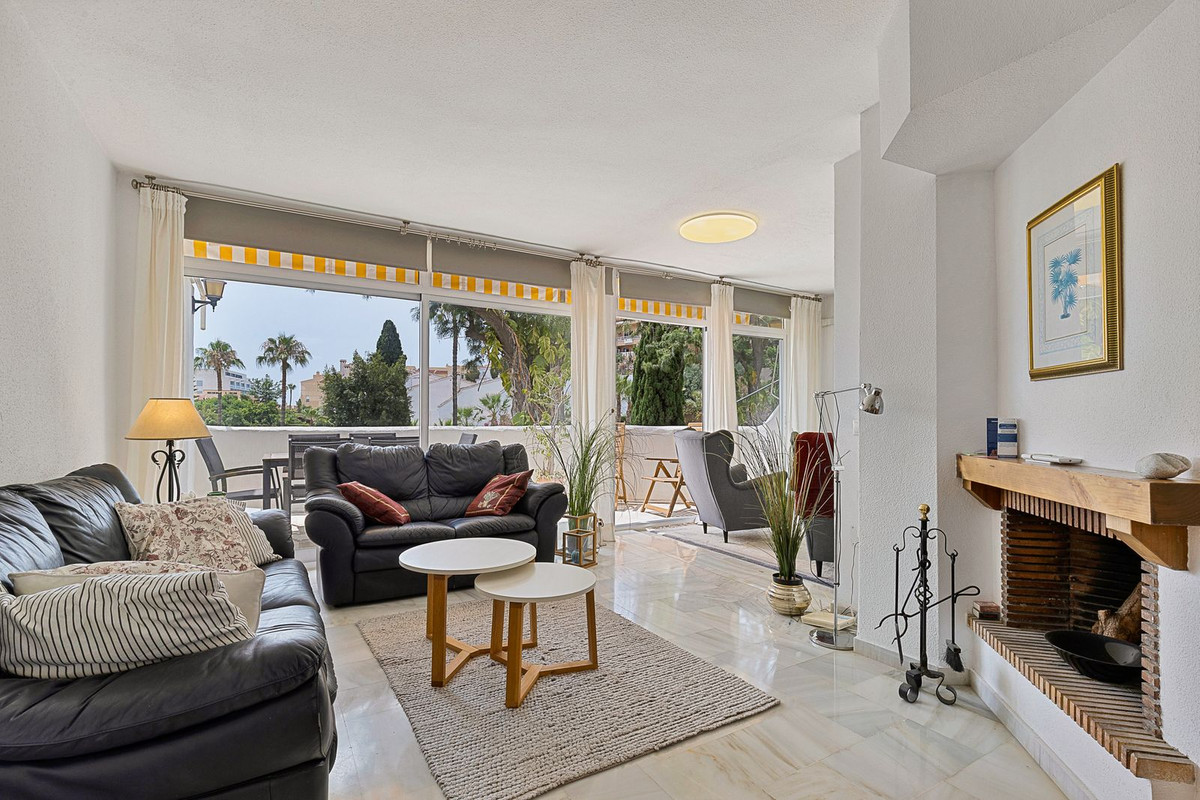 Appartement te koop in Torrequebrada | 2 slaapkamers H5080039