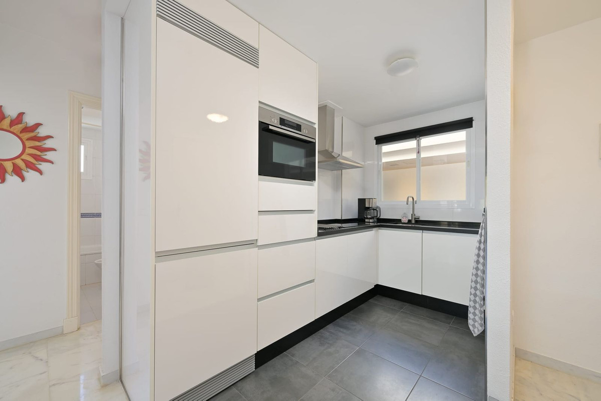 Apartment for sale in Torrequebrada | 3 bedrooms H5084098