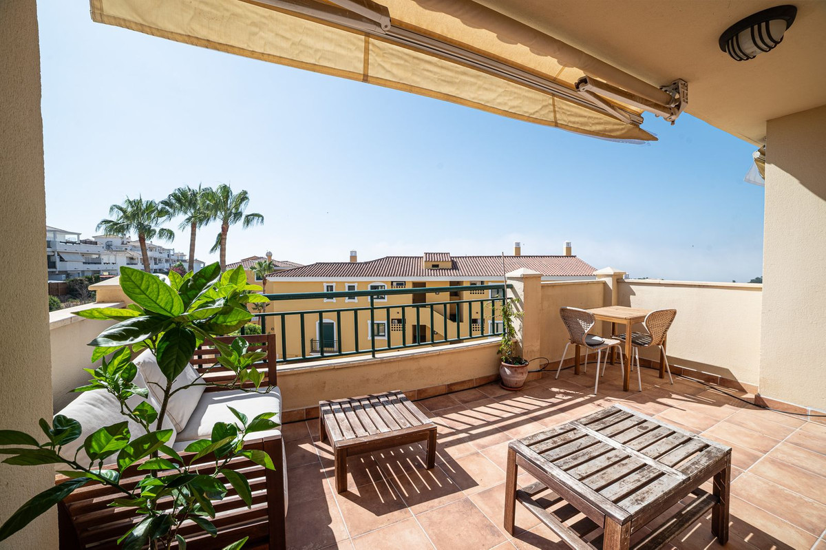 Appartement te koop in Torrequebrada | 2 slaapkamers H5110663