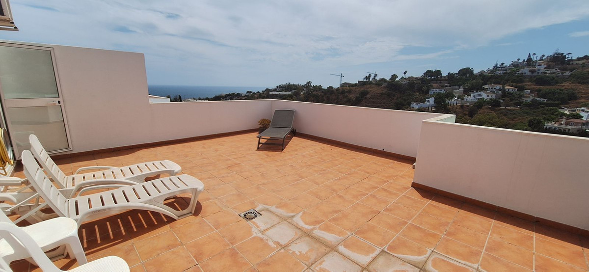 Appartement te koop in Torrequebrada | 4 slaapkamers H5112604