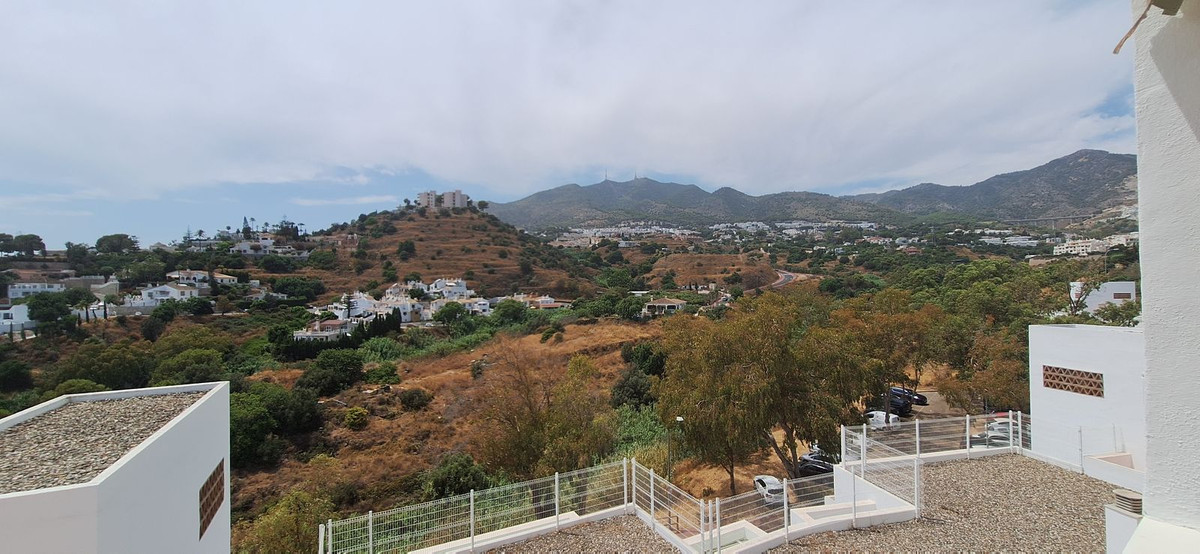 Appartement te koop in Torrequebrada | 4 slaapkamers H5112604