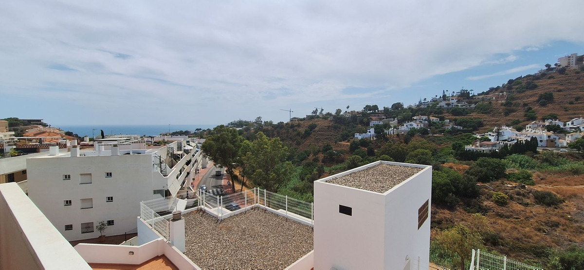 Appartement te koop in Torrequebrada | 4 slaapkamers H5112604