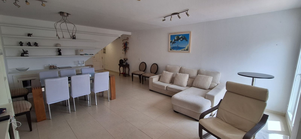 Appartement te koop in Torrequebrada | 4 slaapkamers H5112604