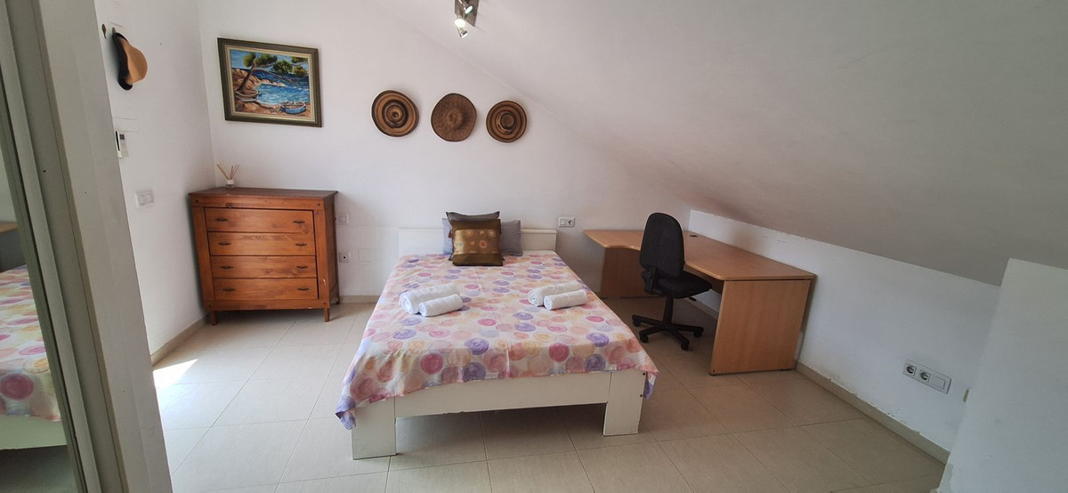 Appartement te koop in Torrequebrada | 4 slaapkamers H5112604