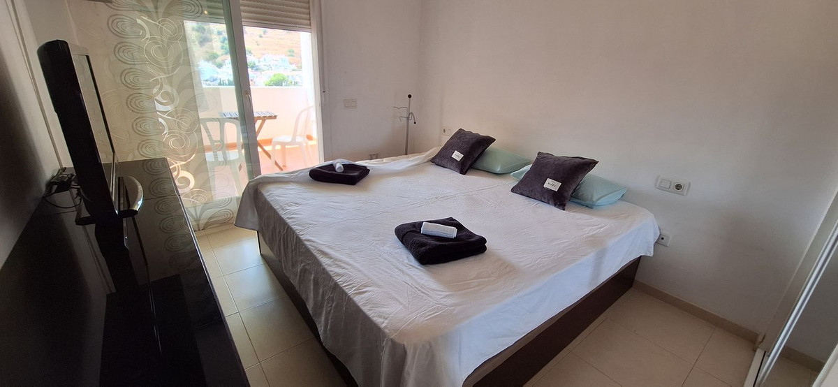 Appartement te koop in Torrequebrada | 4 slaapkamers H5112604