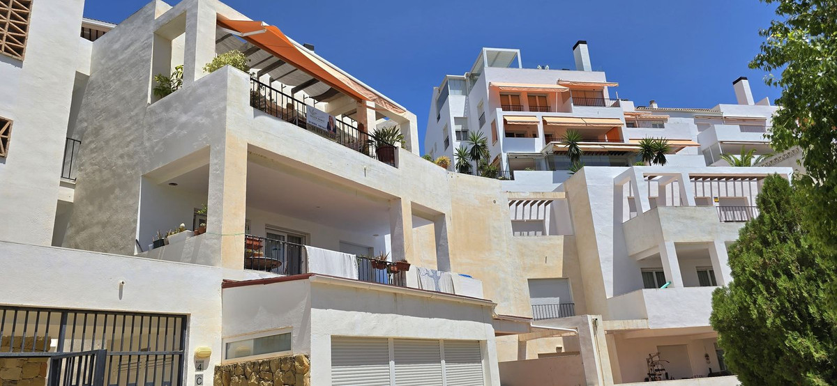 Appartement te koop in Torrequebrada | 2 slaapkamers H5124172