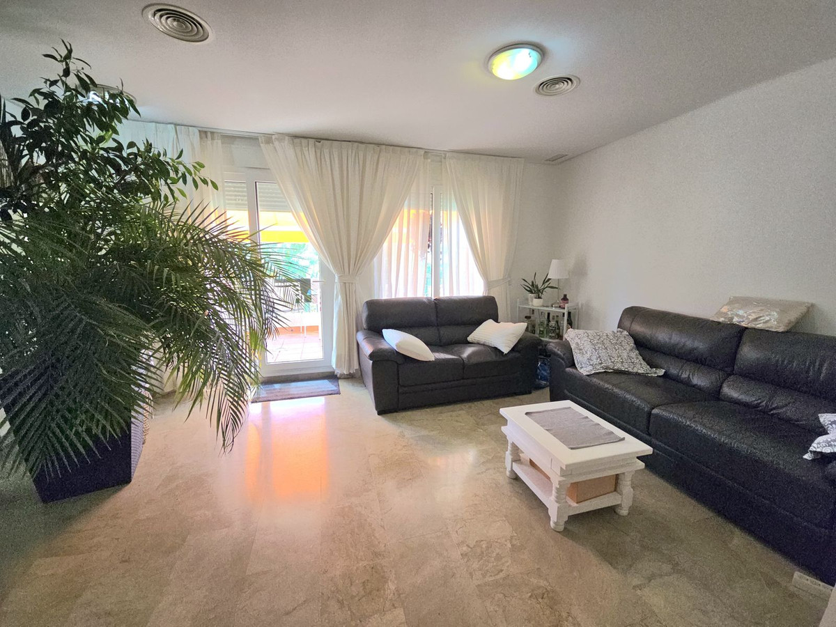 Appartement te koop in Torrequebrada | 2 slaapkamers H5124172