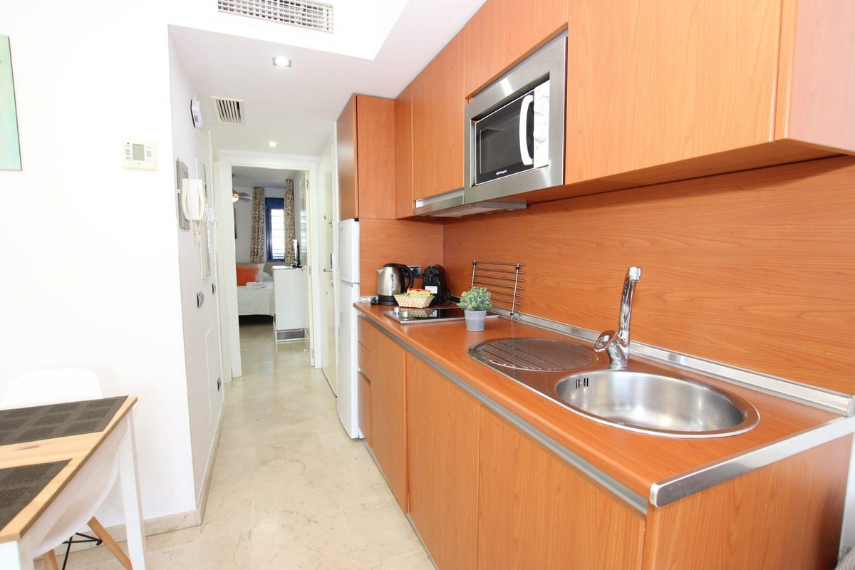 Appartement te koop in Torrequebrada | 1 slaapkamers H5130889