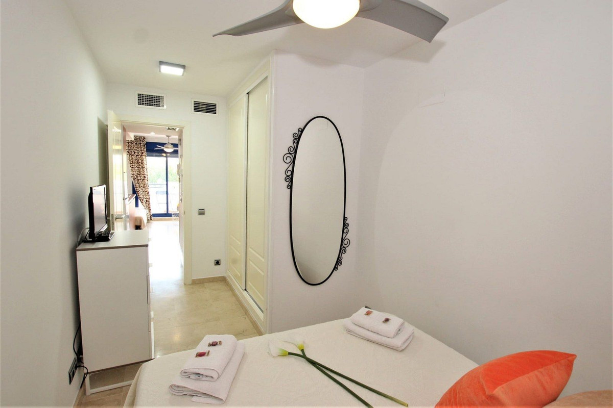 Appartement te koop in Torrequebrada | 1 slaapkamers H5130889