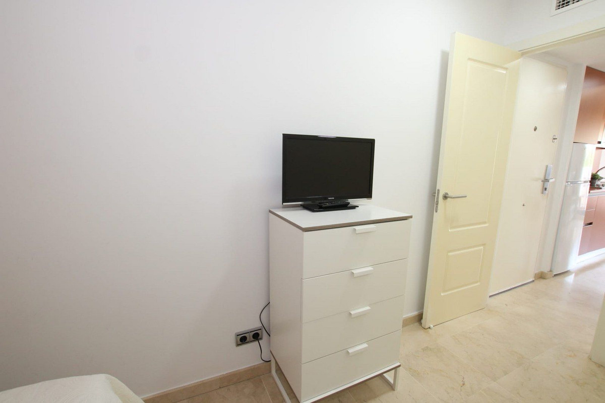 Appartement te koop in Torrequebrada | 1 slaapkamers H5130889