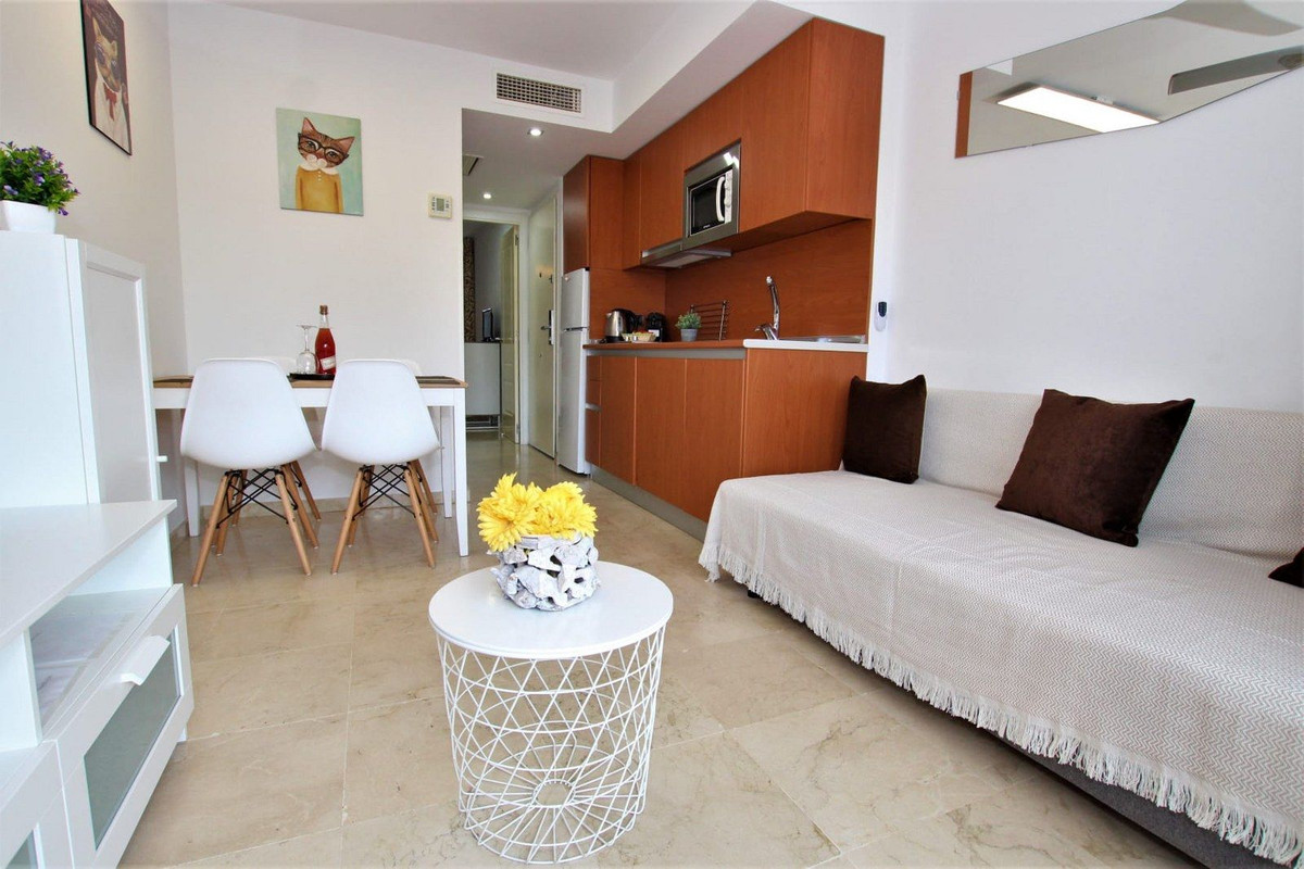 Appartement te koop in Torrequebrada | 1 slaapkamers H5130889