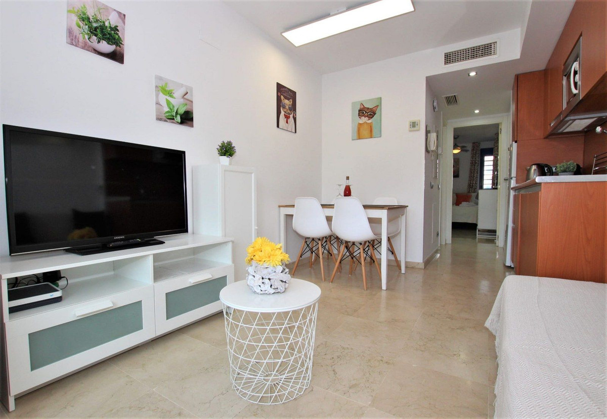 Appartement te koop in Torrequebrada | 1 slaapkamers H5130889