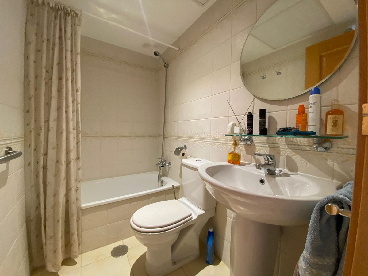 Appartement te koop in Torrequebrada | 3 slaapkamers H5141638