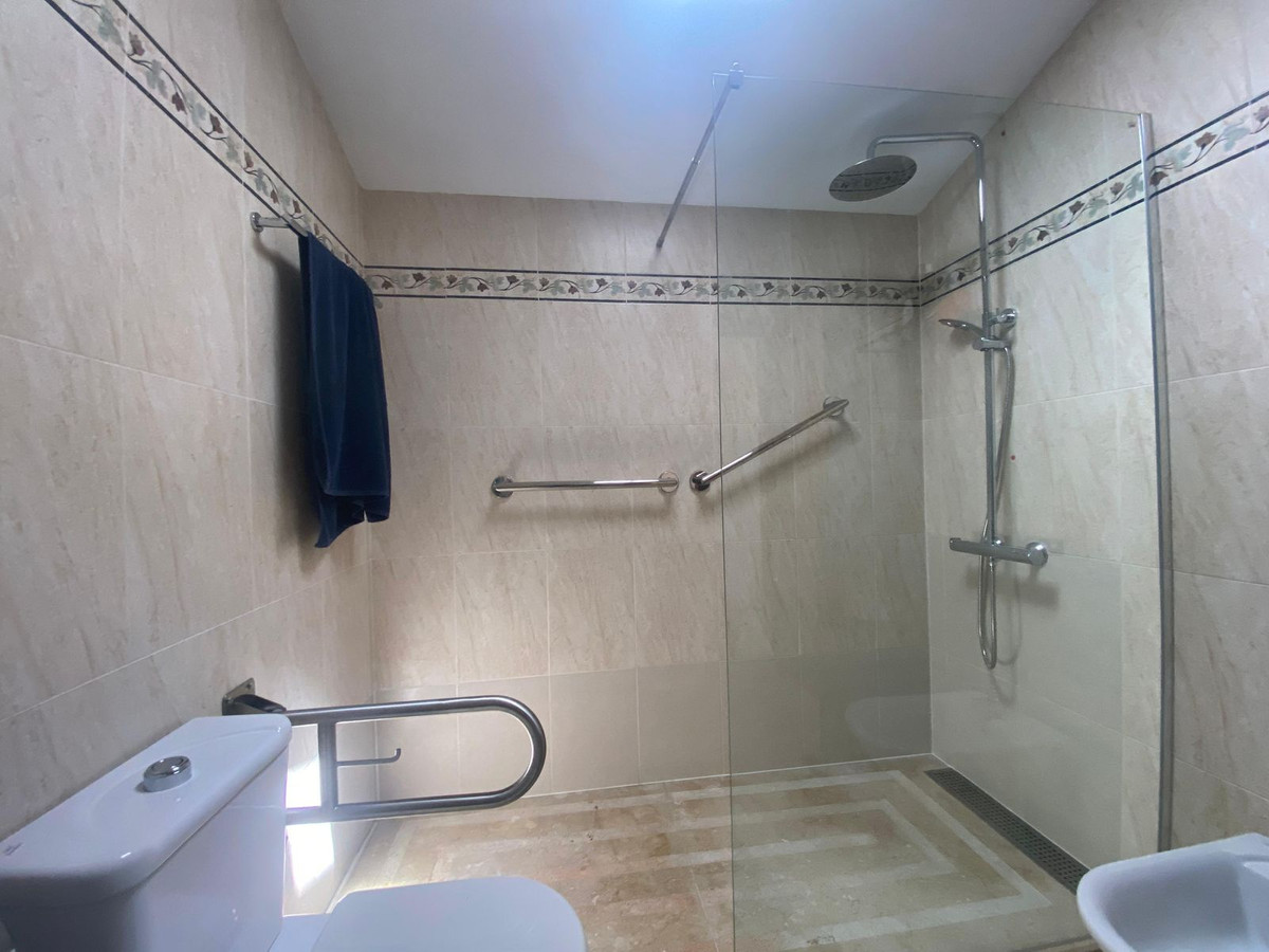 Appartement te koop in Torrequebrada | 3 slaapkamers H5141638