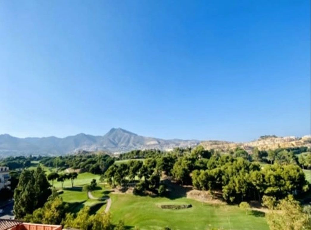 Appartement te koop in Torrequebrada | 2 slaapkamers H5204962