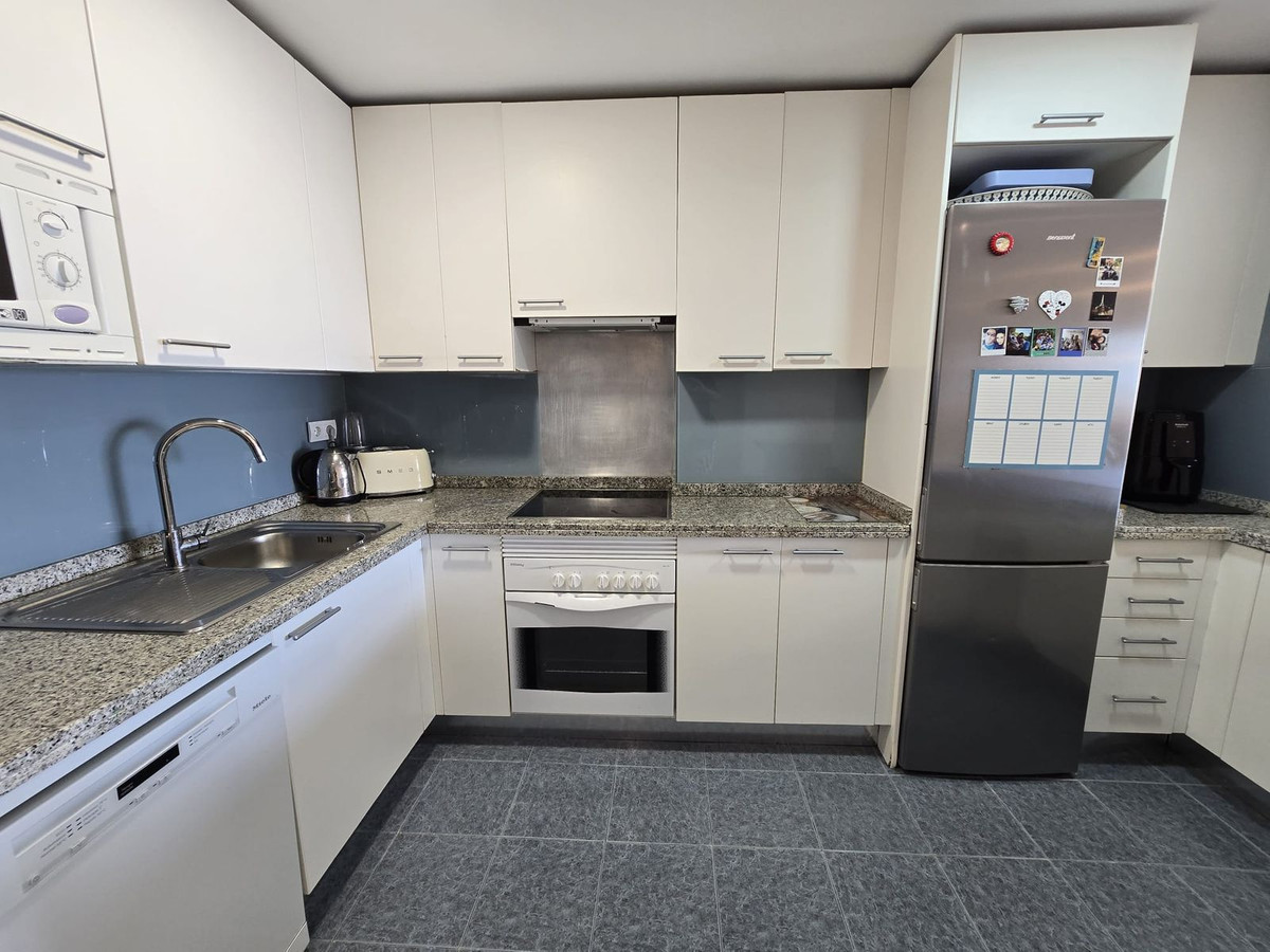 Appartement te koop in Torrequebrada | 2 slaapkamers H5216464