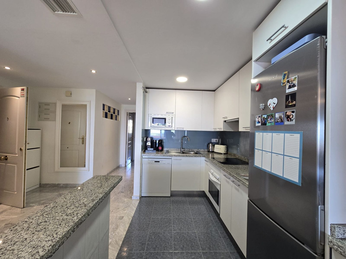 Appartement te koop in Torrequebrada | 2 slaapkamers H5216464