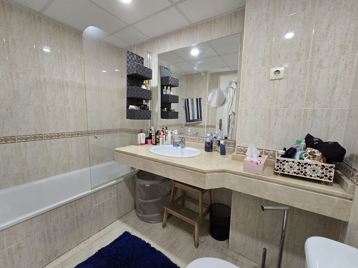 Appartement te koop in Torrequebrada | 2 slaapkamers H5216464