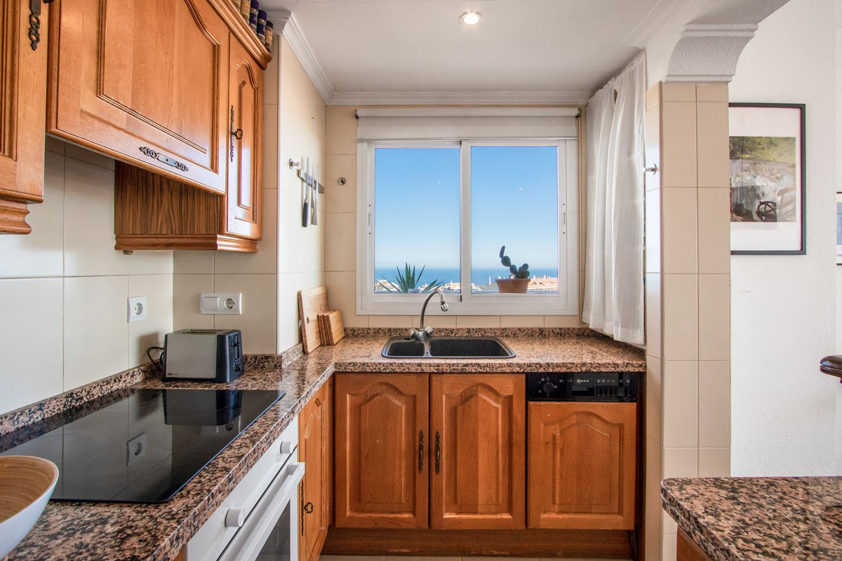 Appartement te koop in Torrequebrada | 2 slaapkamers H5229658