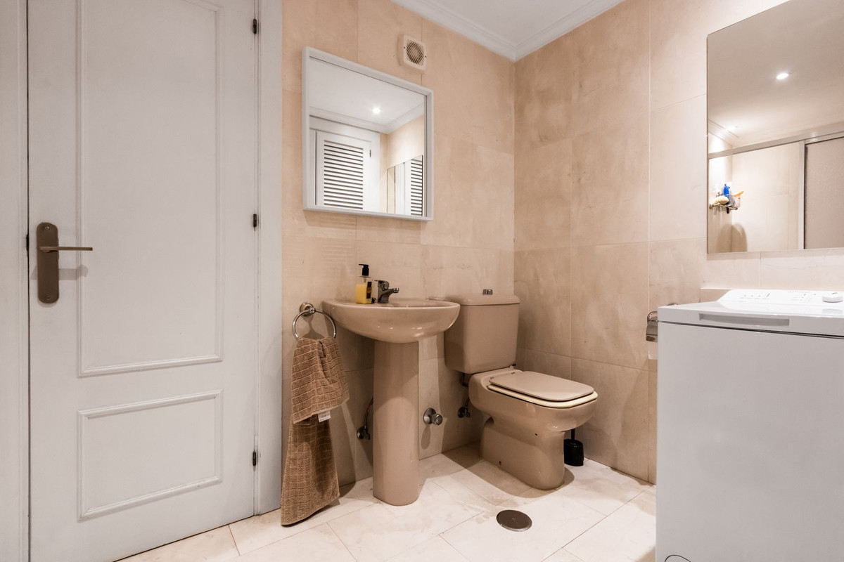 Appartement te koop in Torrequebrada | 2 slaapkamers H5229658