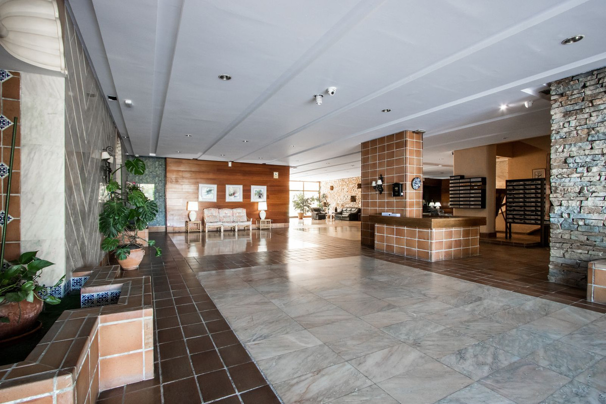 Appartement te koop in Torrequebrada | 2 slaapkamers H5229658