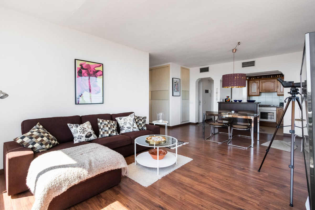 Appartement te koop in Torrequebrada | 2 slaapkamers H5229658