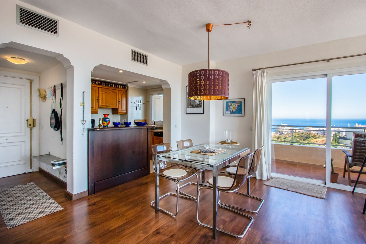 Appartement te koop in Torrequebrada | 2 slaapkamers H5229658