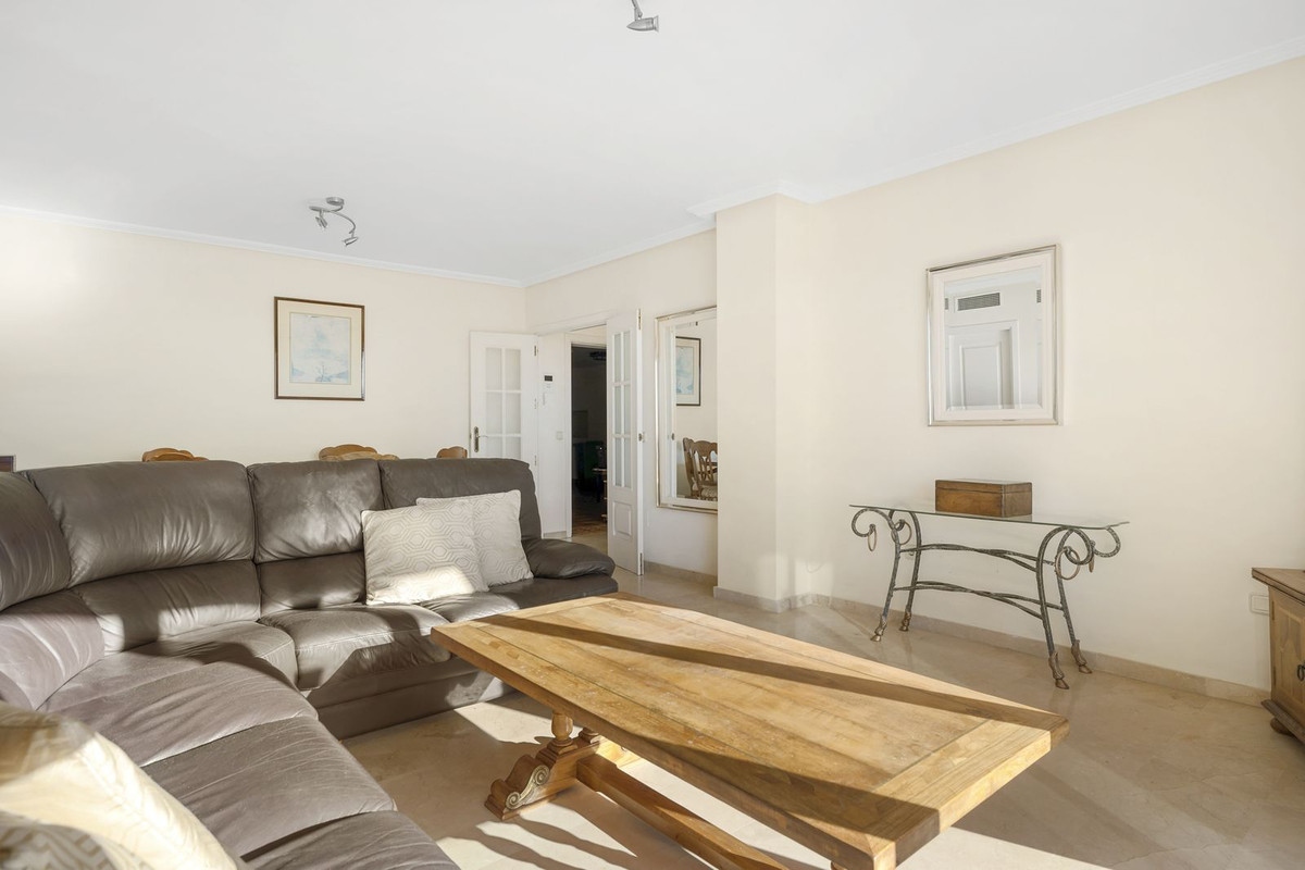 Appartement te koop in Torrequebrada | 2 slaapkamers H5287264