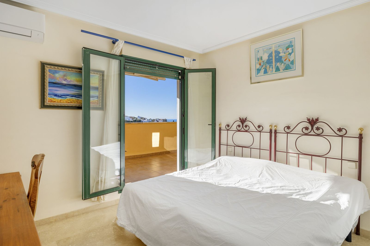 Appartement te koop in Torrequebrada | 2 slaapkamers H5287264