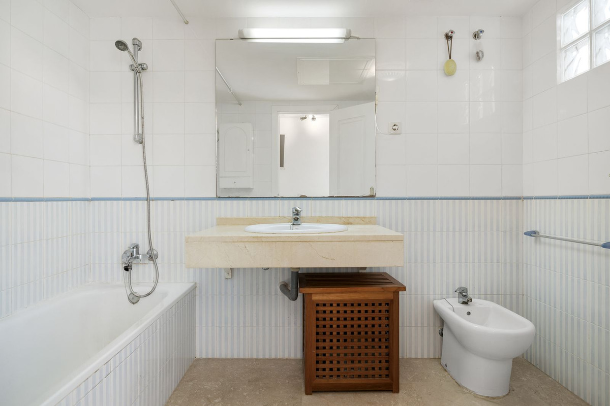 Appartement te koop in Torrequebrada | 2 slaapkamers H5287264