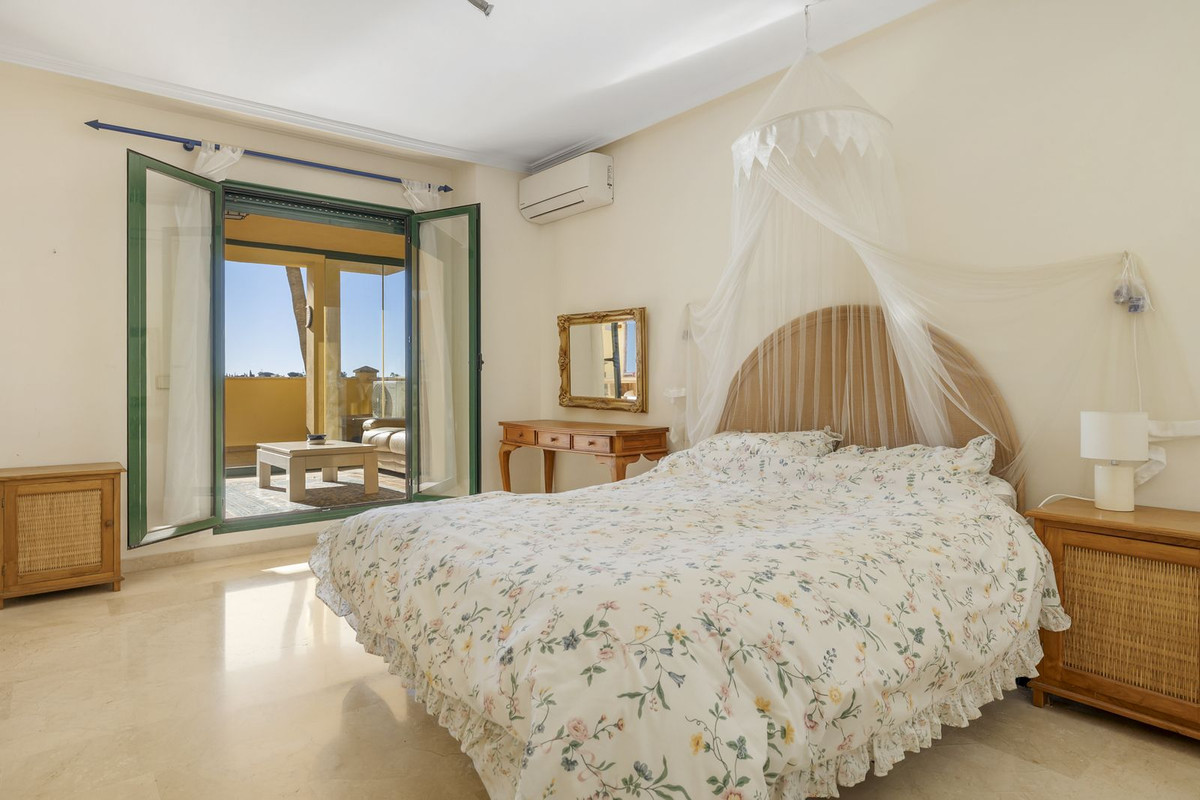 Appartement te koop in Torrequebrada | 2 slaapkamers H5287264