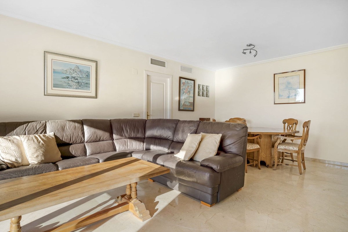 Appartement te koop in Torrequebrada | 2 slaapkamers H5287264