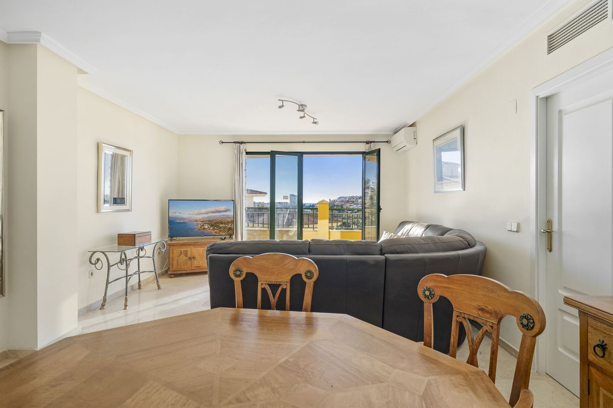 Appartement te koop in Torrequebrada | 2 slaapkamers H5287264