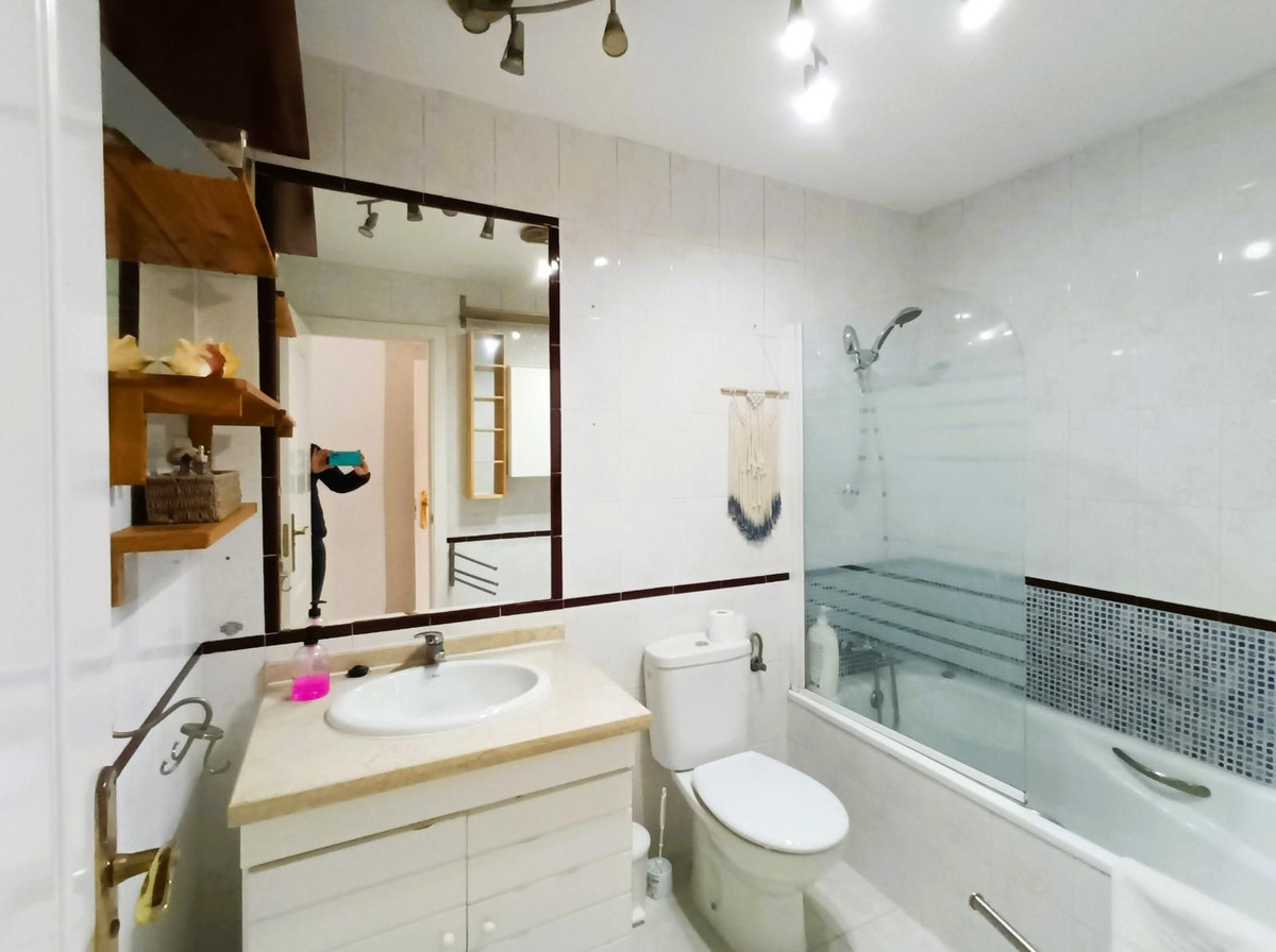 Appartement te koop in Torrequebrada | 4 slaapkamers H5298958