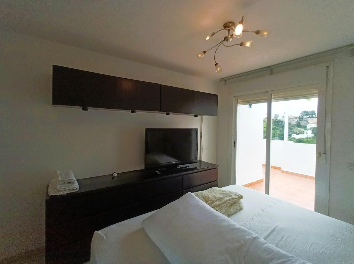 Appartement te koop in Torrequebrada | 4 slaapkamers H5298958