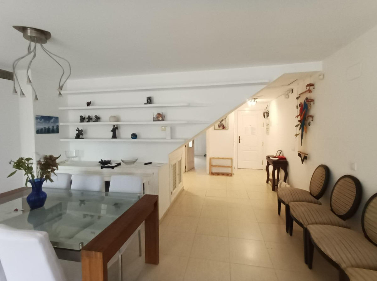 Appartement te koop in Torrequebrada | 4 slaapkamers H5298958