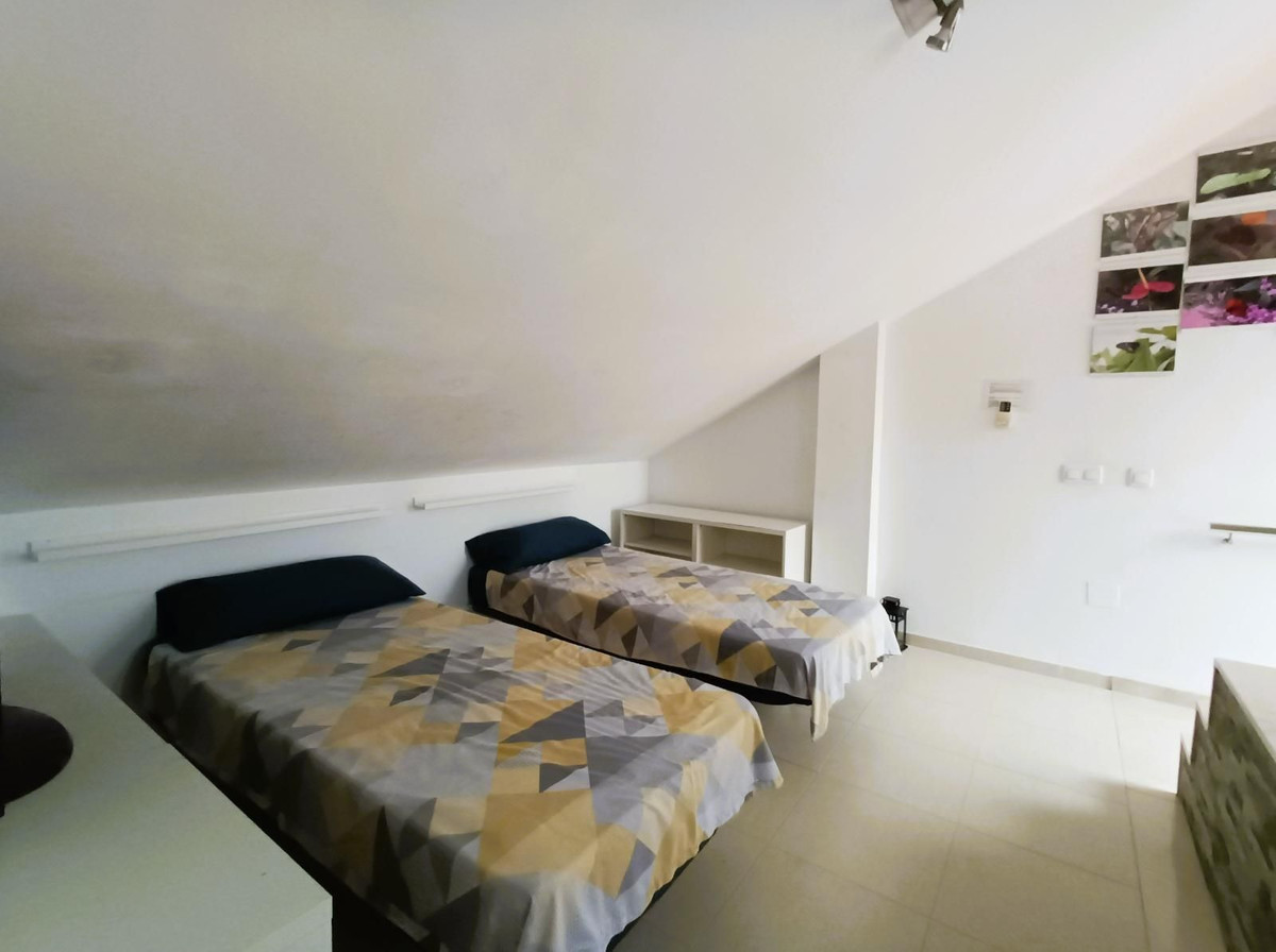 Appartement te koop in Torrequebrada | 4 slaapkamers H5298958